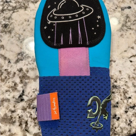 Absolutely Ridiculous Outer Space Sliding Mitt - Picture 2 of 4